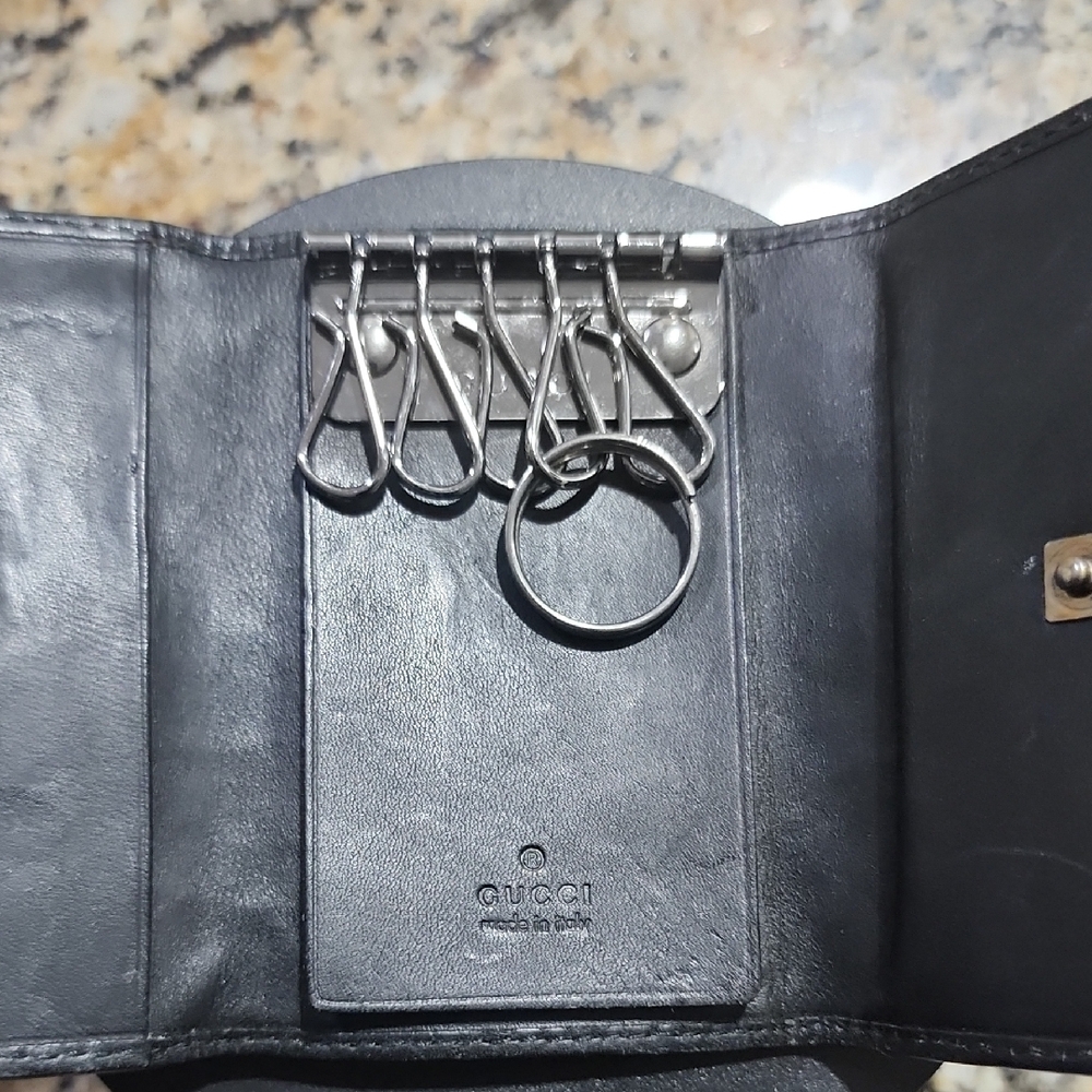 Black Gucci Patterned Key Holder with Silver Accent - Picture 3 of 8